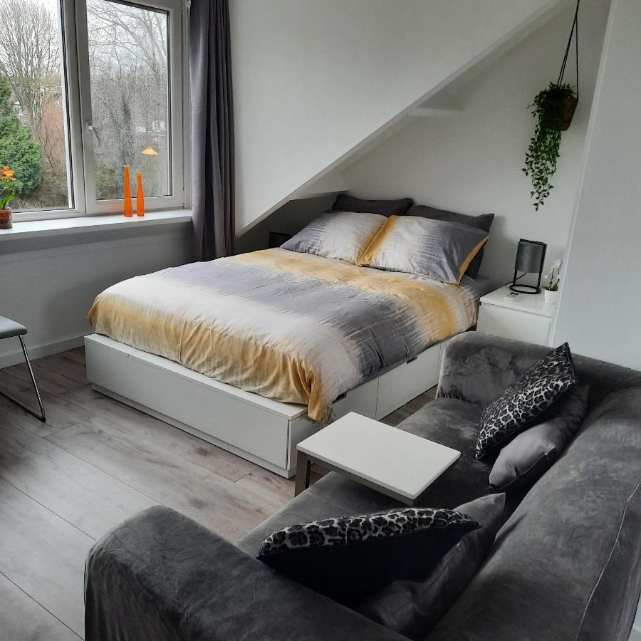Studio 76 Groningen Met Gratis Leenfietsen Hotel Exterior foto