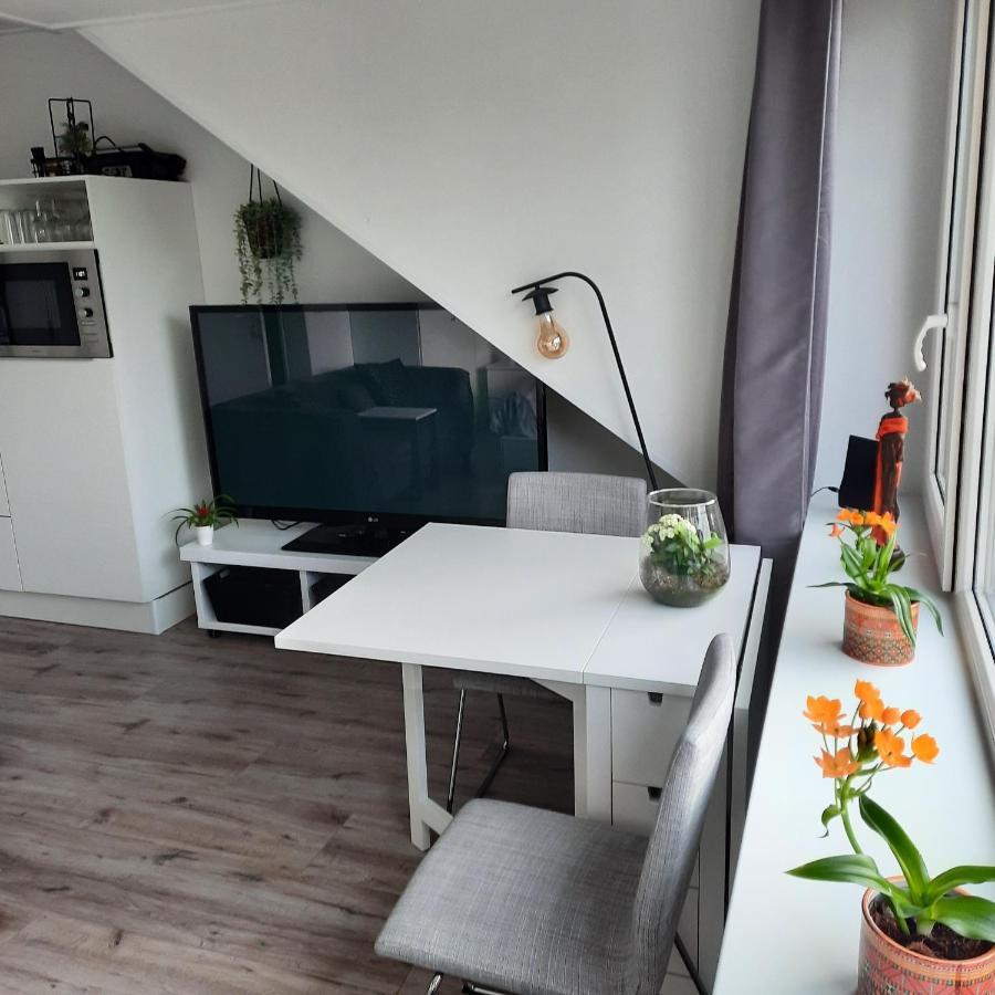Studio 76 Groningen Met Gratis Leenfietsen Hotel Exterior foto